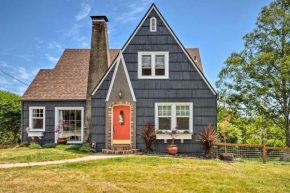 Lovely North Bend Home with Rooftop Deck and View